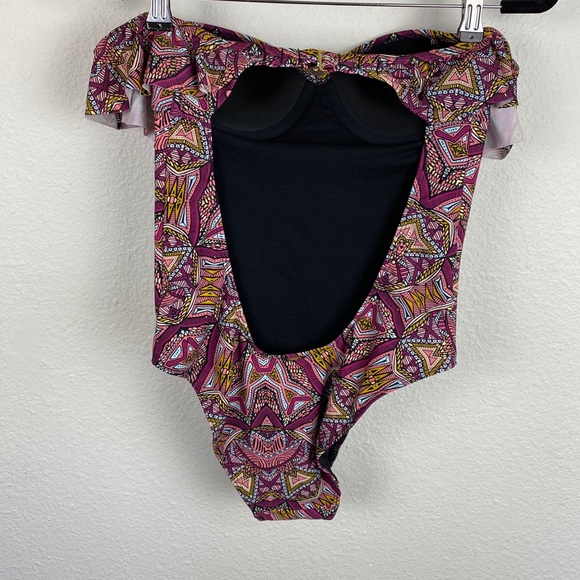 Abercrombie & Fitch offshoulder one piece swimsuit - Picture 6 of 11